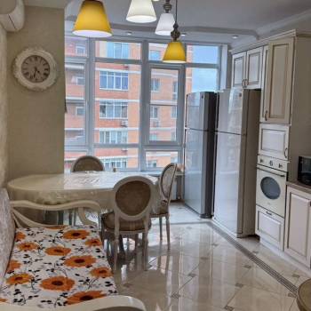 Сдается 2-х комнатная квартира, 85 м²