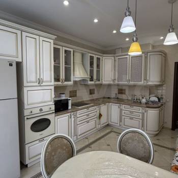 Сдается 2-х комнатная квартира, 85 м²