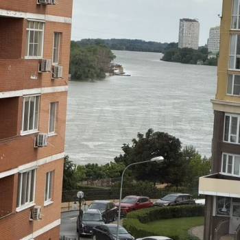 Сдается 2-х комнатная квартира, 85 м²