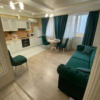 Сдается 1-комнатная квартира, 52 м²
