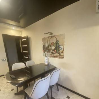 Продается 1-комнатная квартира, 74 м²