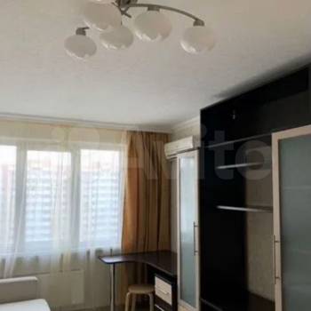 Продается 1-комнатная квартира, 42 м²