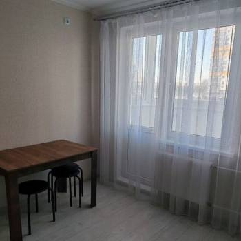 Сдается 1-комнатная квартира, 39 м²