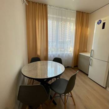 Сдается 1-комнатная квартира, 39 м²
