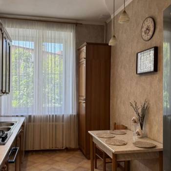 Продается 2-х комнатная квартира, 93,8 м²
