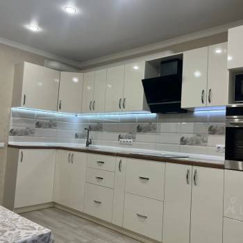 Сдается 2-х комнатная квартира, 72 м²