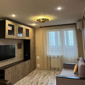 Сдается 1-комнатная квартира, 43 м²