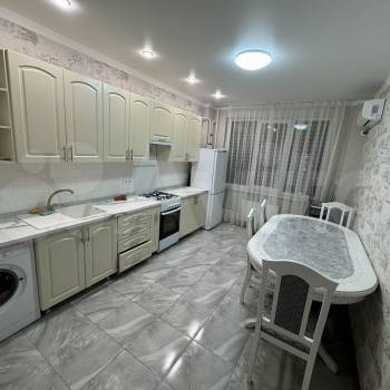 Сдается 2-х комнатная квартира, 65 м²