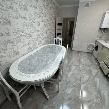 Сдается 2-х комнатная квартира, 65 м²