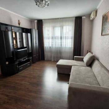 Сдается 1-комнатная квартира, 55 м²