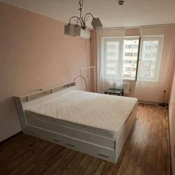 Продается 1-комнатная квартира, 35 м²