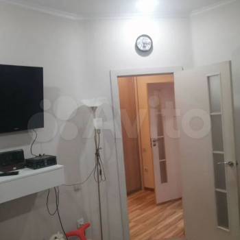Продается 1-комнатная квартира, 42 м²