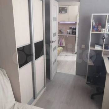 Продается 1-комнатная квартира, 42 м²