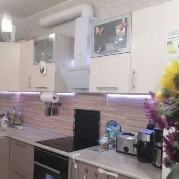 Продается 1-комнатная квартира, 42 м²