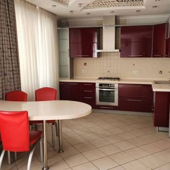 Продается 1-комнатная квартира, 53 м²