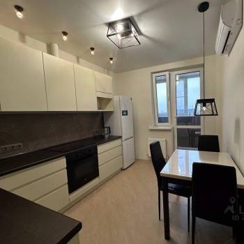 Сдается 1-комнатная квартира, 39 м²