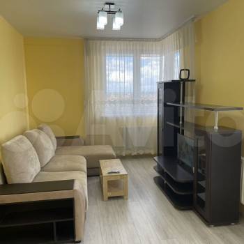 Сдается 2-х комнатная квартира, 82 м²