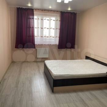 Сдается 2-х комнатная квартира, 82 м²