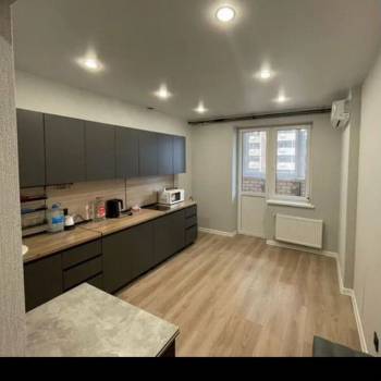 Продается 1-комнатная квартира, 44 м²
