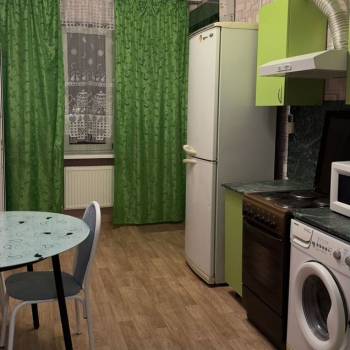 Сдается 1-комнатная квартира, 42 м²
