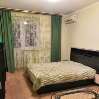 Сдается 2-х комнатная квартира, 77 м²