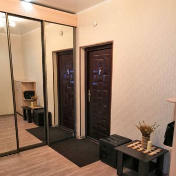 Сдается 2-х комнатная квартира, 77 м²