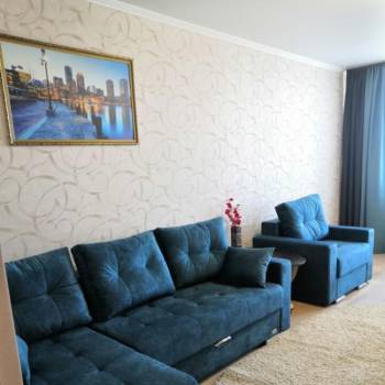 Сдается 2-х комнатная квартира, 77 м²
