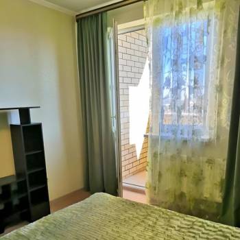 Сдается 2-х комнатная квартира, 77 м²