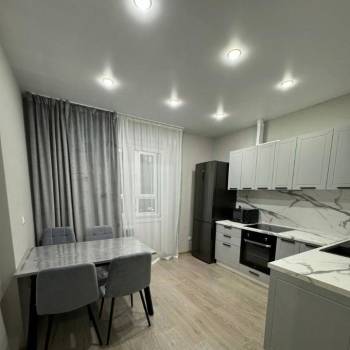 Продается 1-комнатная квартира, 40 м²