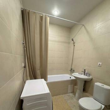 Продается 1-комнатная квартира, 40 м²