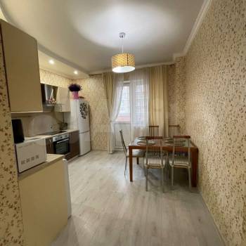 Продается 1-комнатная квартира, 53,2 м²
