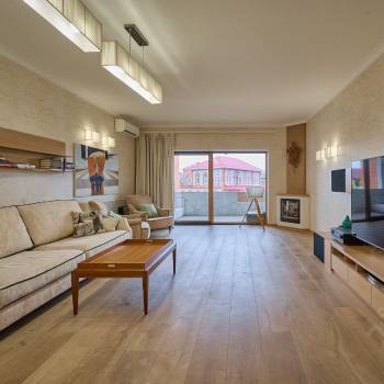 Продается 3-х комнатная квартира, 142 м²