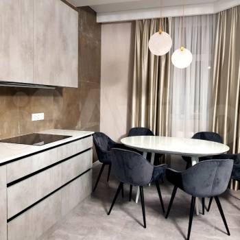 Продается Многокомнатная квартира, 140 м²
