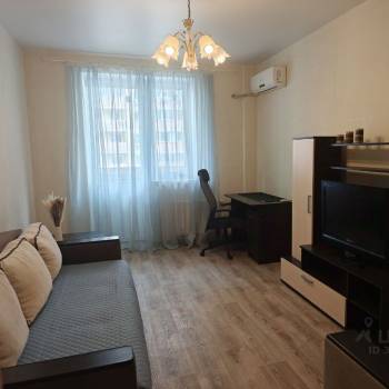 Сдается 1-комнатная квартира, 42 м²