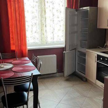 Сдается 1-комнатная квартира, 42 м²