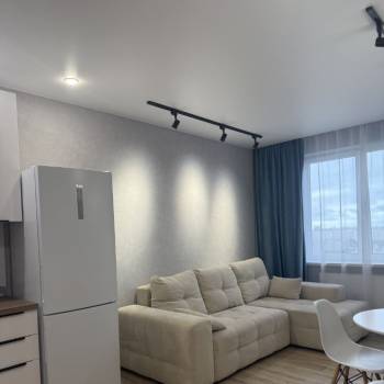 Продается 1-комнатная квартира, 37 м²