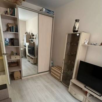 Продается 1-комнатная квартира, 32 м²