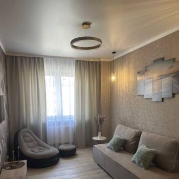 Продается 1-комнатная квартира, 37 м²