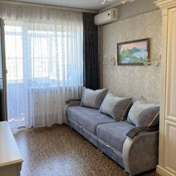 Продается 1-комнатная квартира, 38 м²