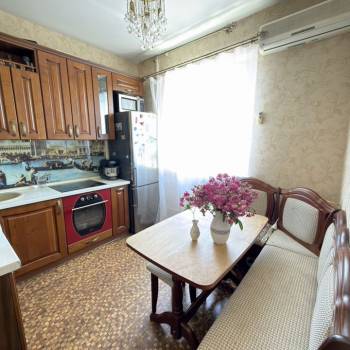 Продается 1-комнатная квартира, 38 м²