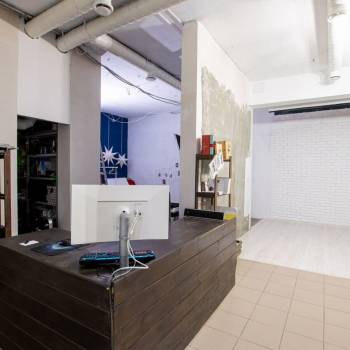 Сдается Нежилое помещение, 100 м²