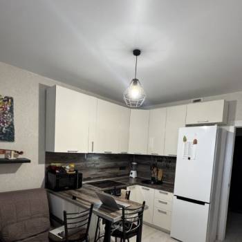 Продается 1-комнатная квартира, 38 м²