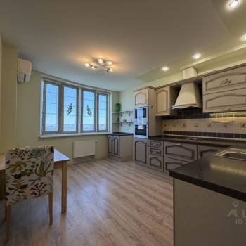 Продается Многокомнатная квартира, 168,2 м²