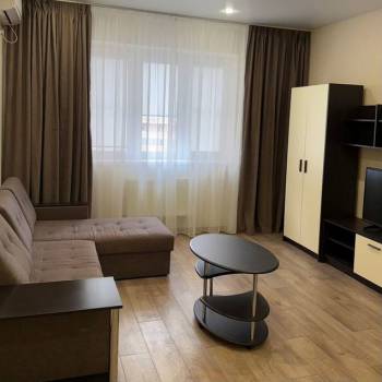 Сдается 1-комнатная квартира, 52 м²