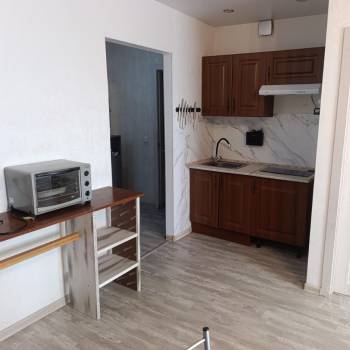 Продается 1-комнатная квартира, 42 м²