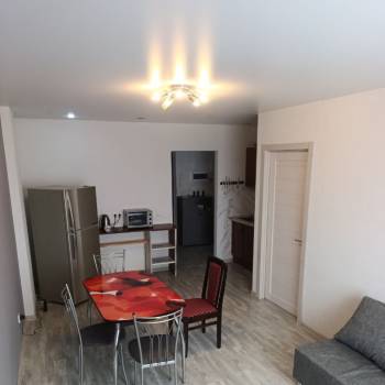 Продается 1-комнатная квартира, 42 м²