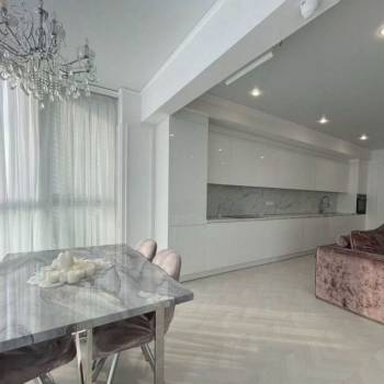 Сдается 1-комнатная квартира, 75 м²