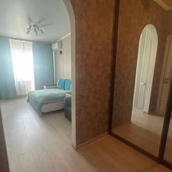 Продается 1-комнатная квартира, 32 м²