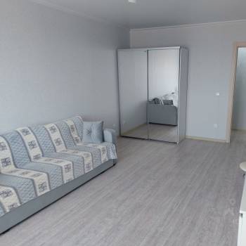 Сдается 1-комнатная квартира, 42 м²