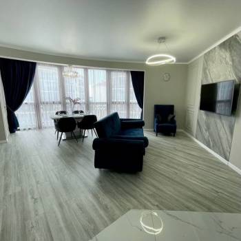 Продается 2-х комнатная квартира, 103 м²